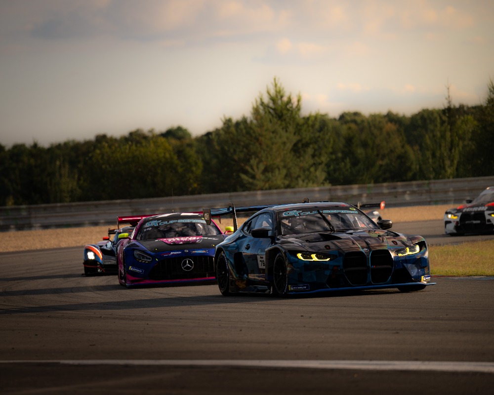 Blog o fotografii, motorsportu a hudbě - pozadí